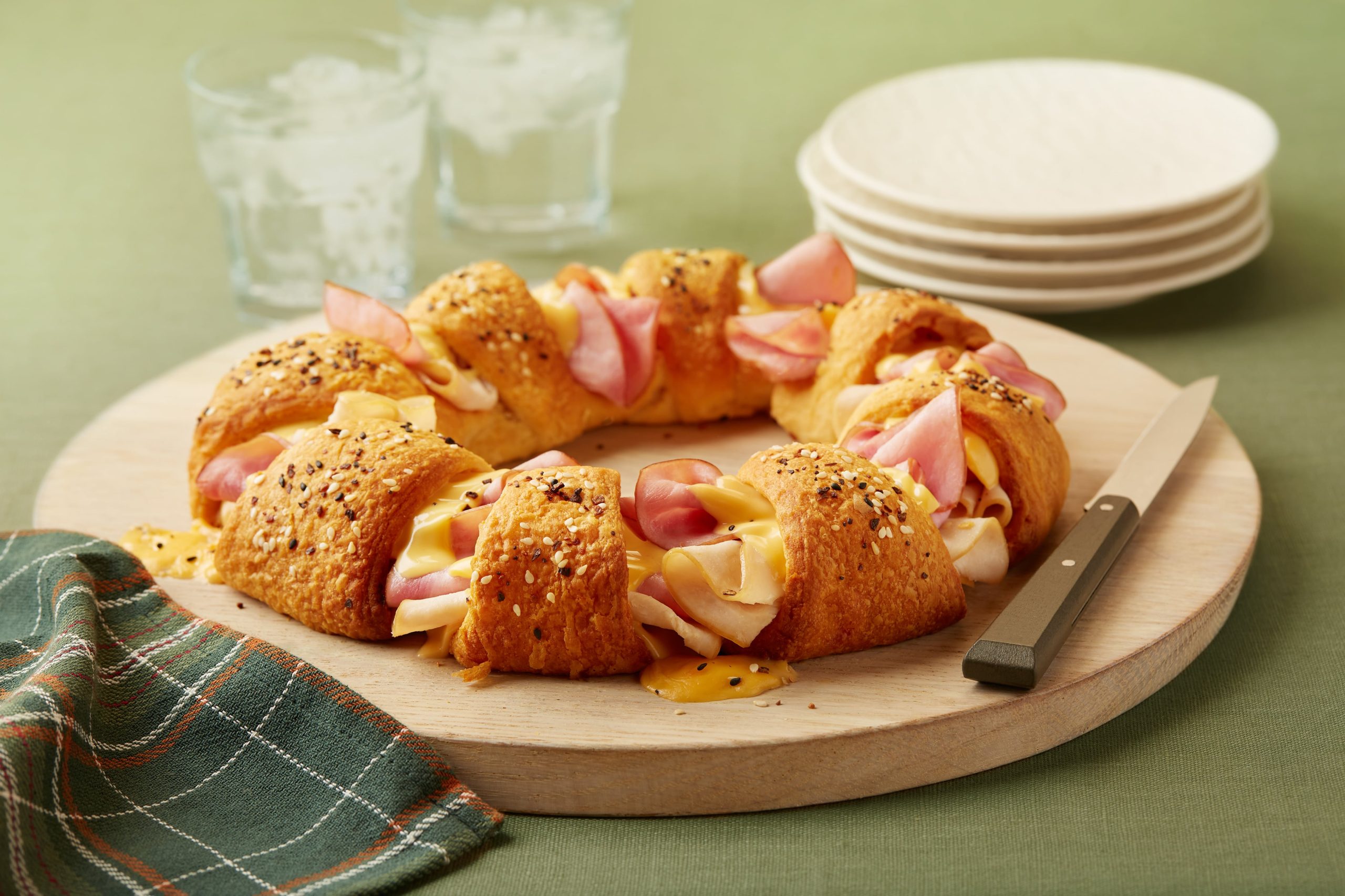Mixed Deli Cheesy Crescent Ring - Maple Leaf